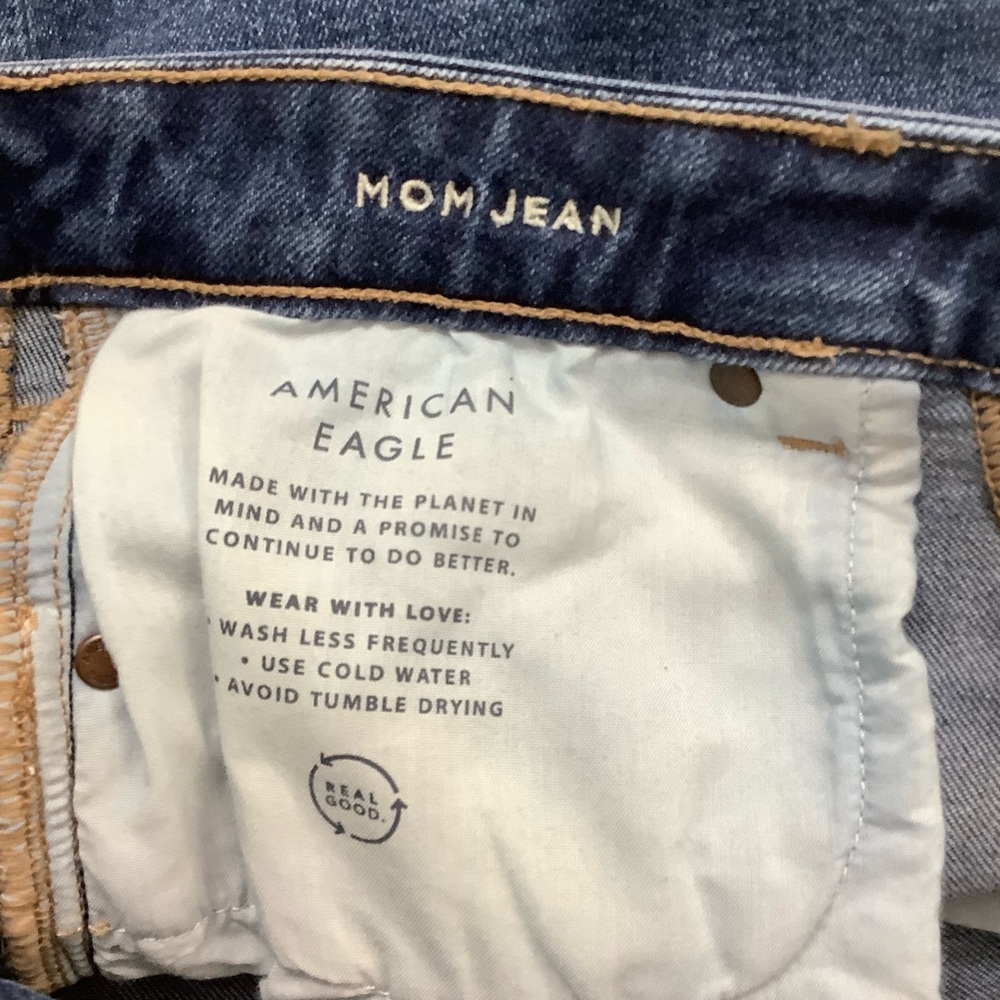 American Eagle Outfitters Mom Jeans Cropped - Picture 6 of 12
